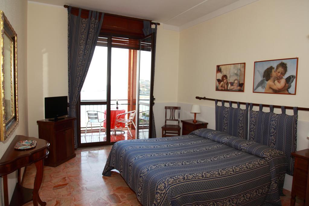 B&B Ortigia Sea View Syrakus Zimmer foto